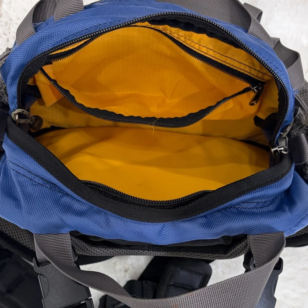 Mountainsmith,Blue and Gray Waist Pack – Hands-Free Carry - Picture 11 of 17